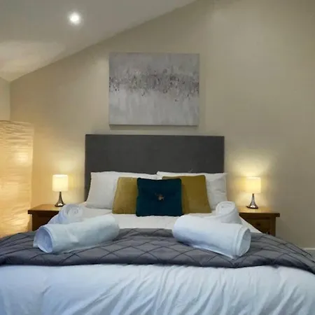 Cosy In With Parking! Holiday home