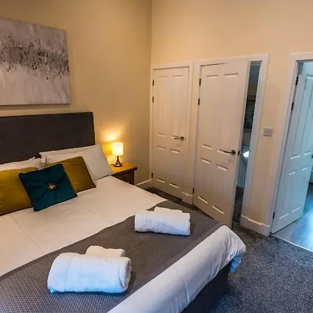 Cosy In With Parking! *