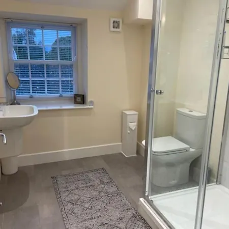 Cosy In With Parking!