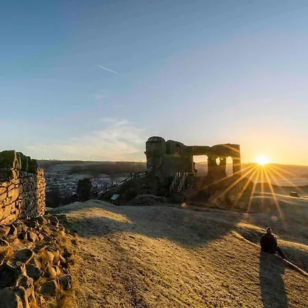 Cosy In With Parking! *