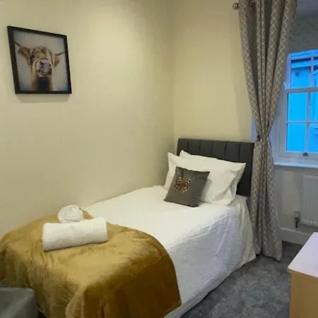 Cosy In With Parking! Kendal